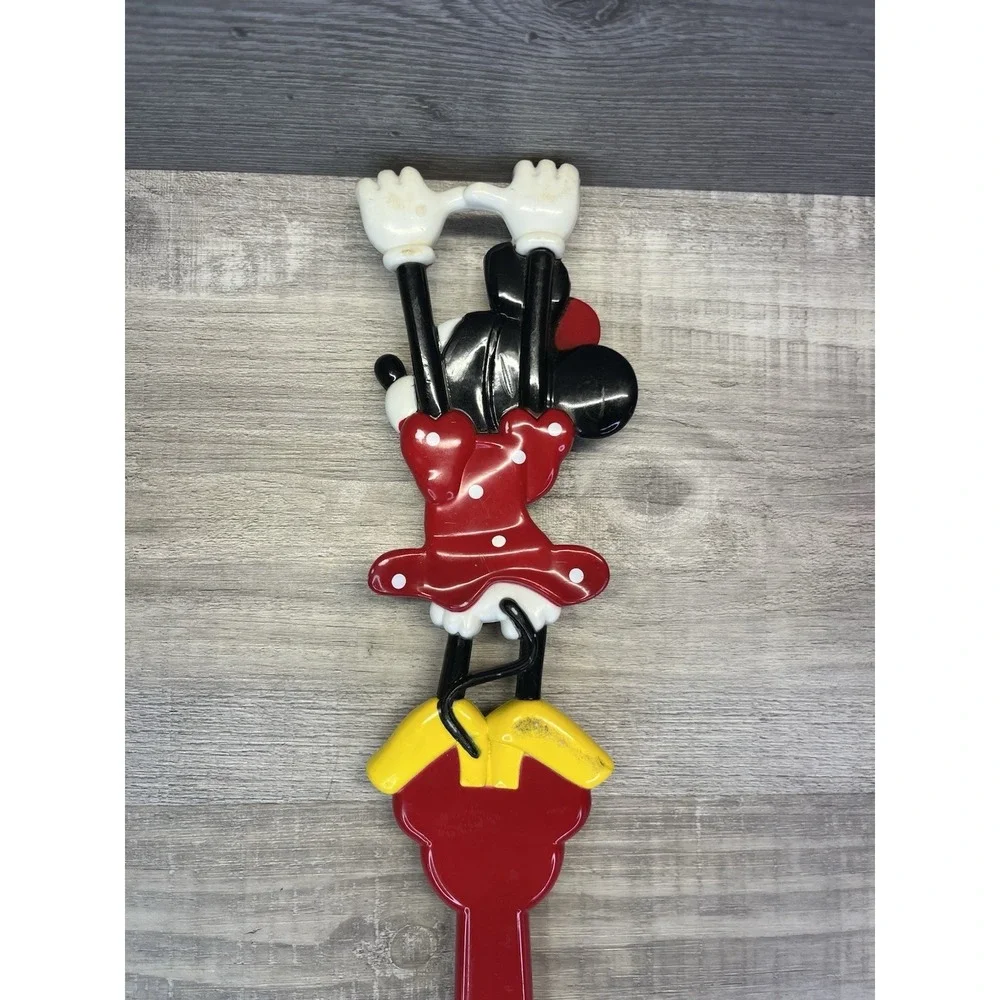 Vintage Walt Disney World Minnie Mouse Back Scratcher 15 